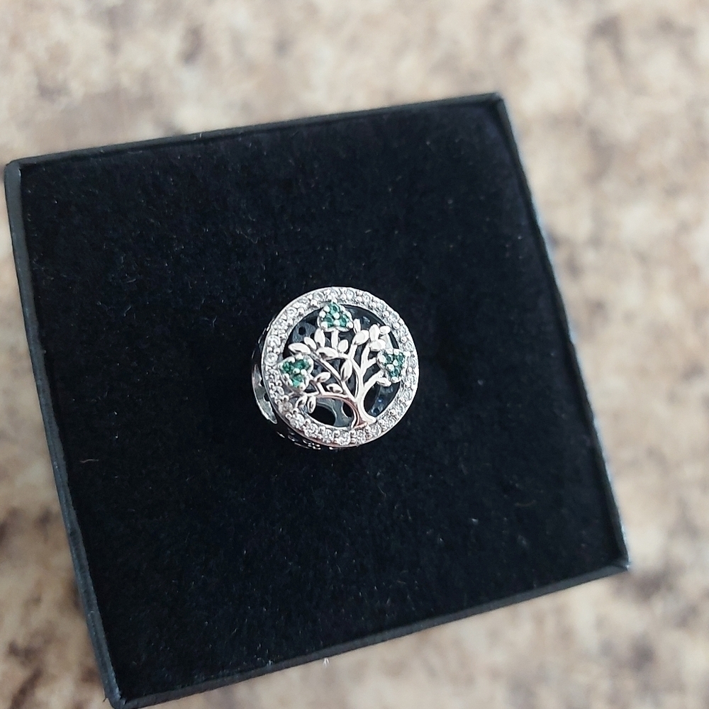 925 Sterling Silver Family Tree Charm - Picture 2 of 7